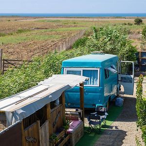 JABUTI Autocaravana con porche y aparcamiento